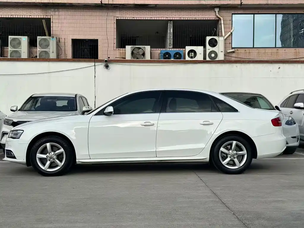 Audi A4L — миниатюра 12
