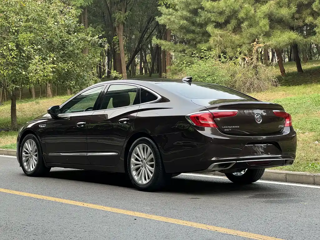 Buick LaCrosse — миниатюра 8