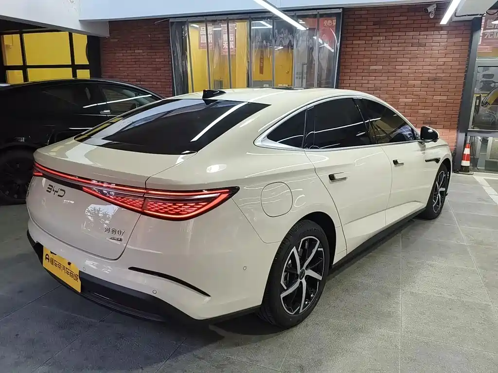 BYD Seal 07 DM-i — миниатюра 4