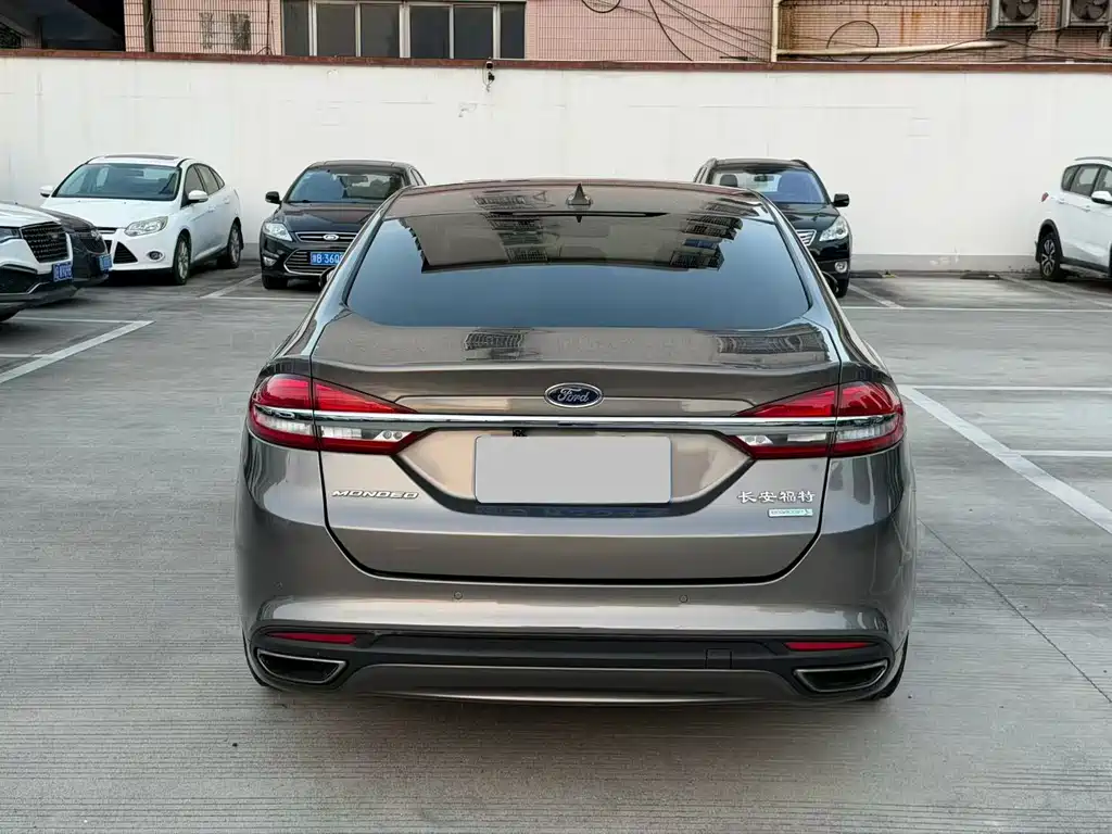Ford Mondeo — миниатюра 8
