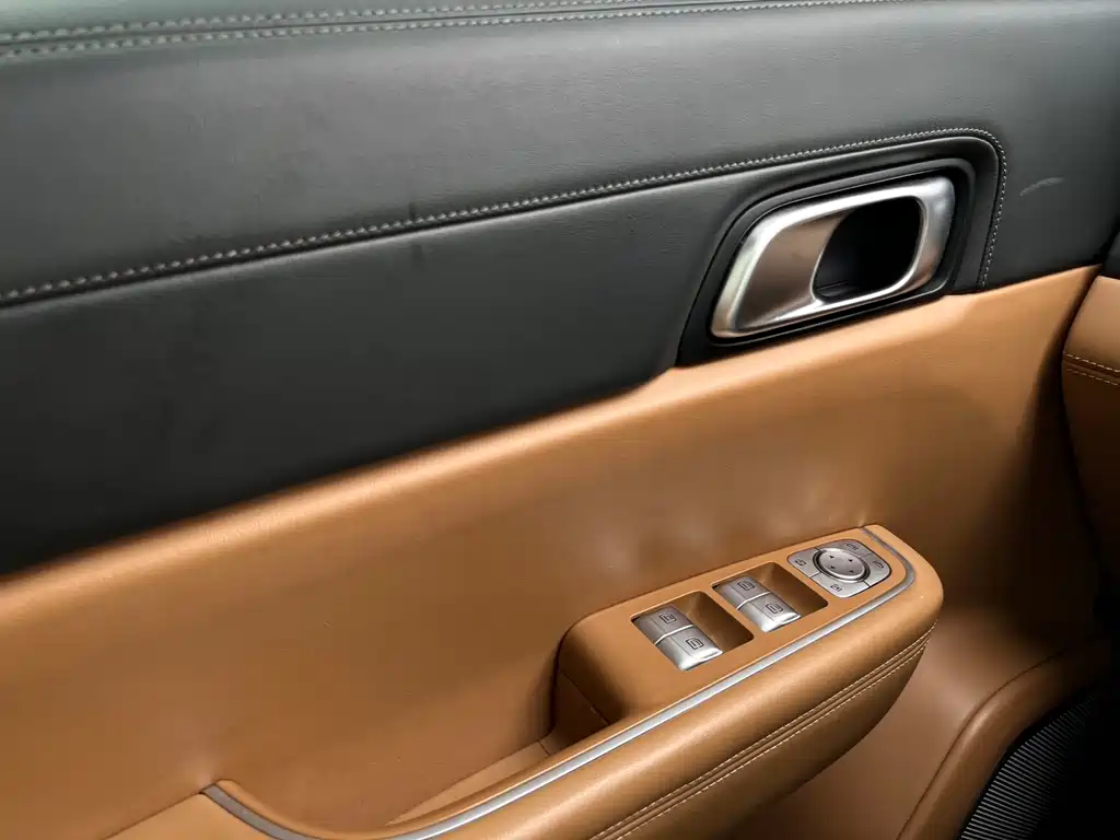 Li Auto Li ONE — миниатюра 12