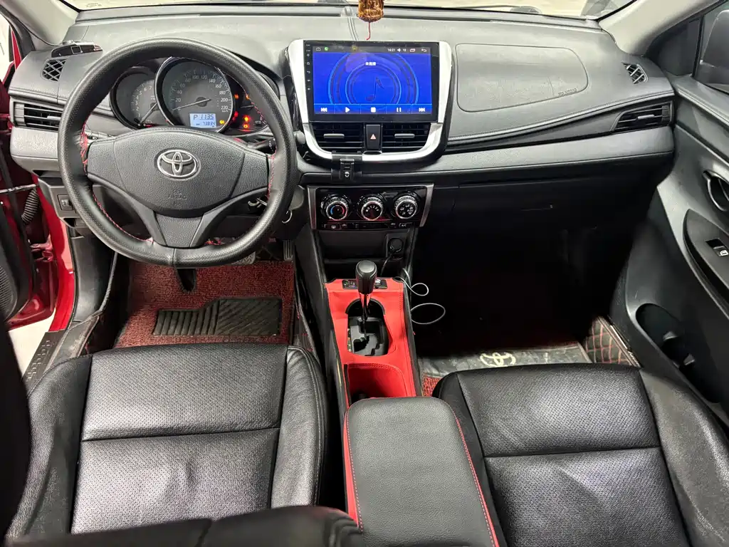 Toyota Yaris L — миниатюра 10