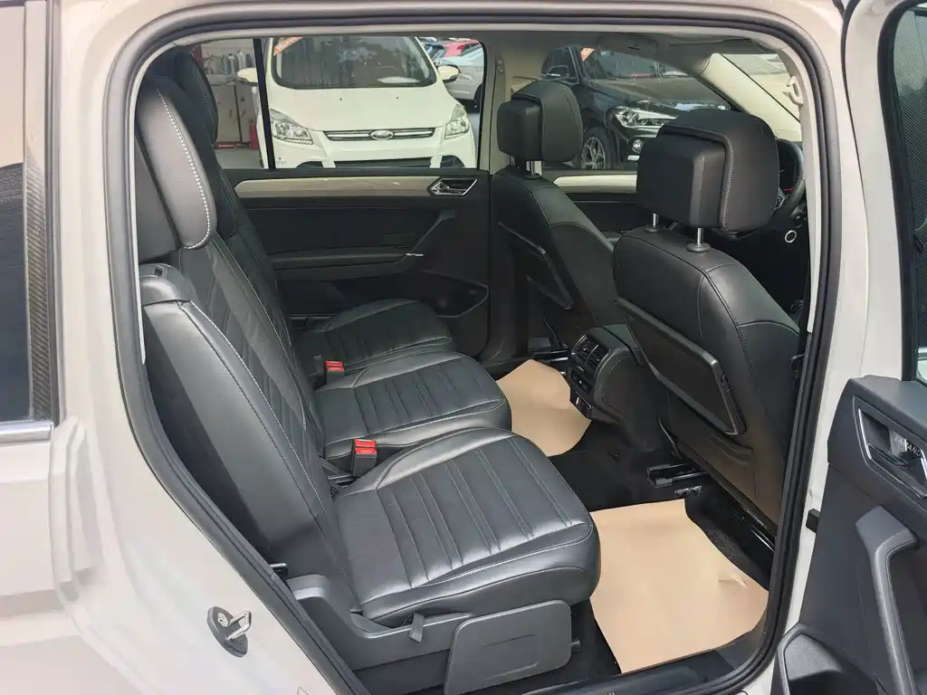 Volkswagen Touran — миниатюра 8
