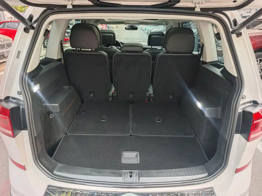 Volkswagen Touran — миниатюра 22