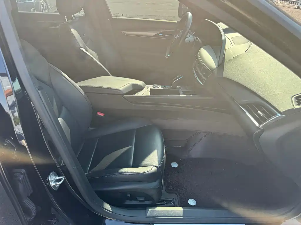 Cadillac CT5 — миниатюра 8