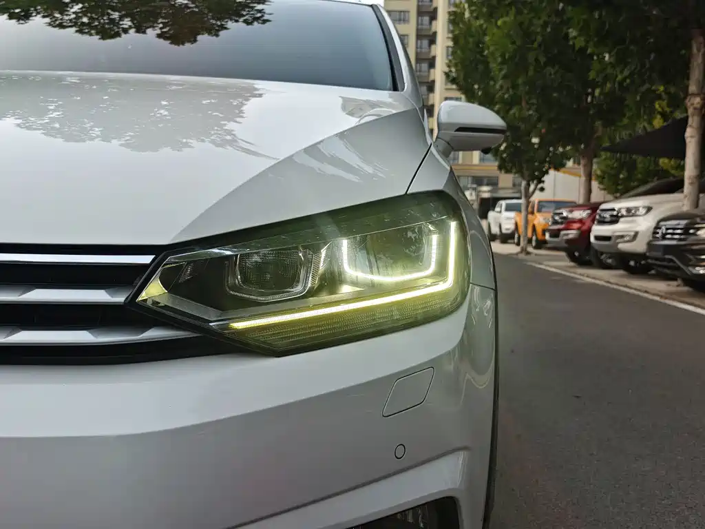 Volkswagen Touran — миниатюра 25