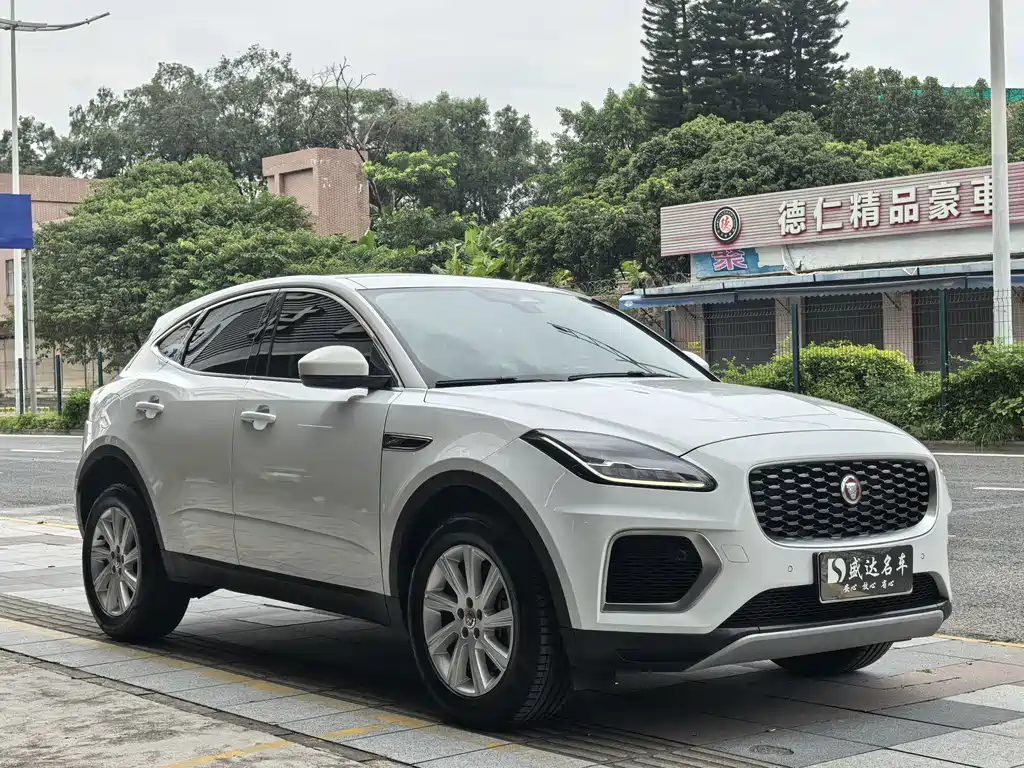 Jaguar E-PACE — миниатюра 3