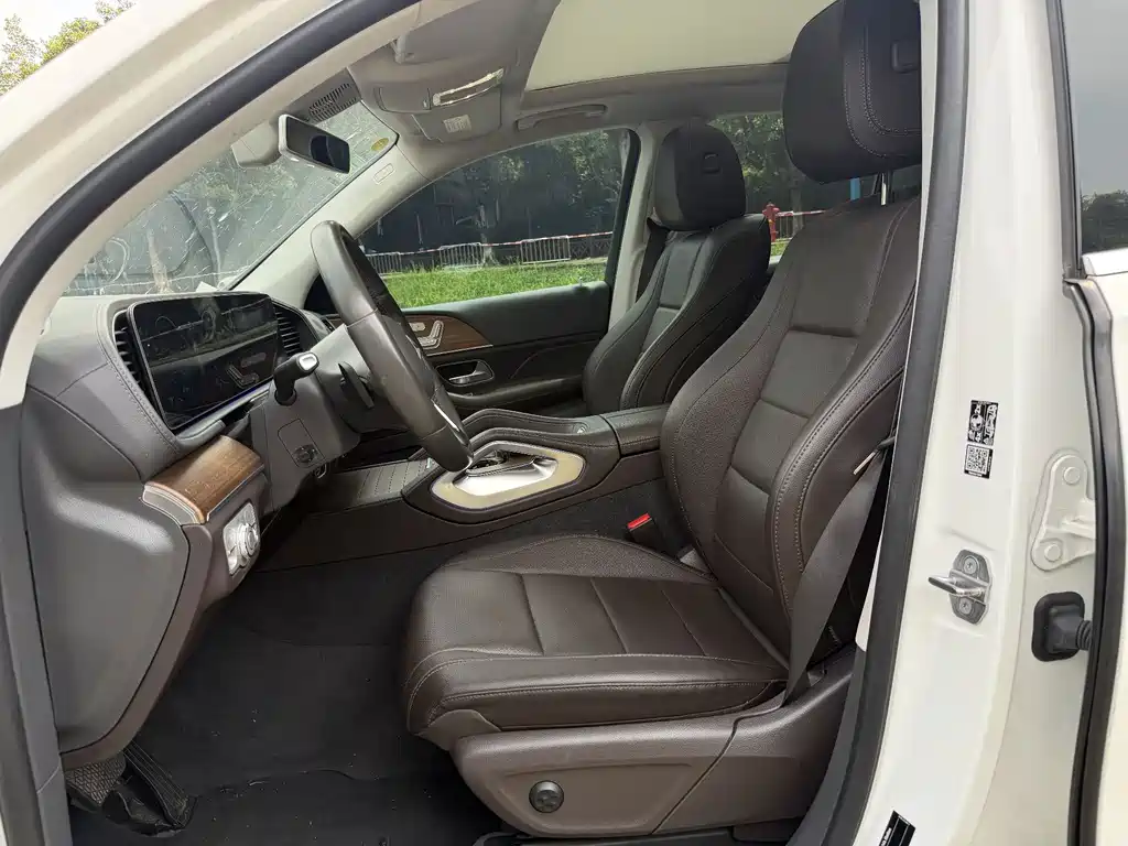 Mercedes-Benz GLE (Import) — миниатюра 9