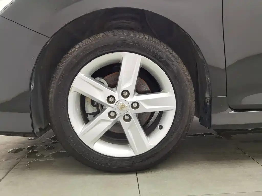 Toyota Camry — миниатюра 17