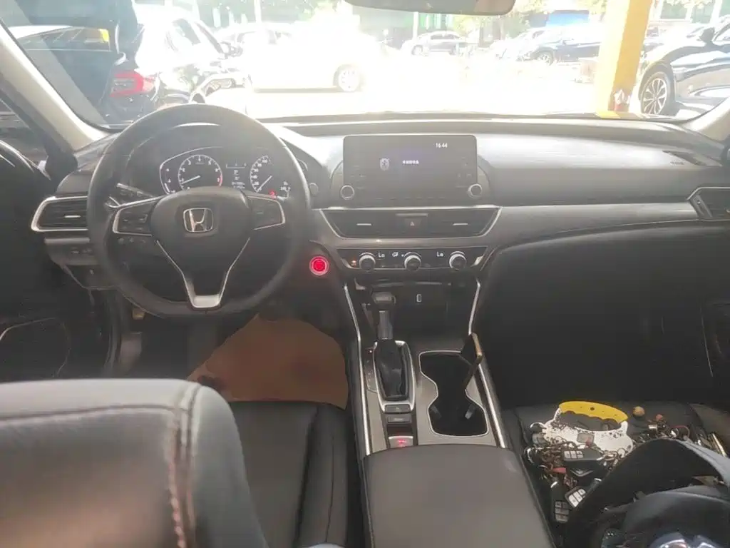 Honda Accord — миниатюра 10
