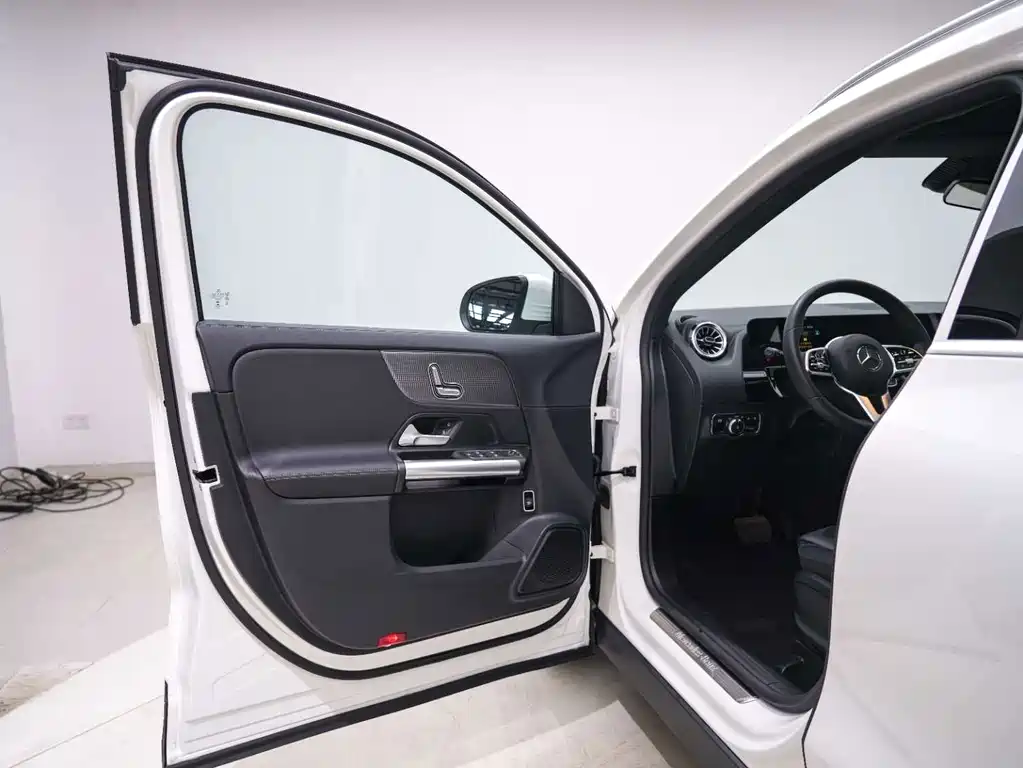 Mercedes-Benz GLA — миниатюра 13