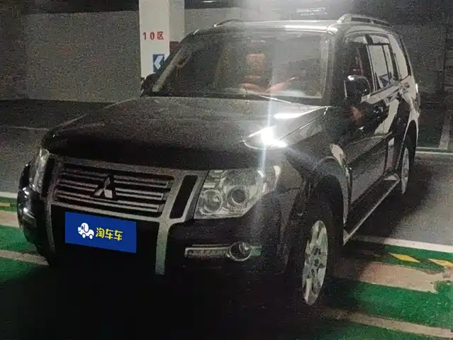 mitsubishi pajero