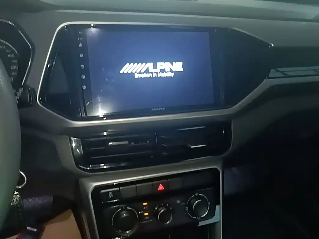 Volkswagen T-Cross — миниатюра 13