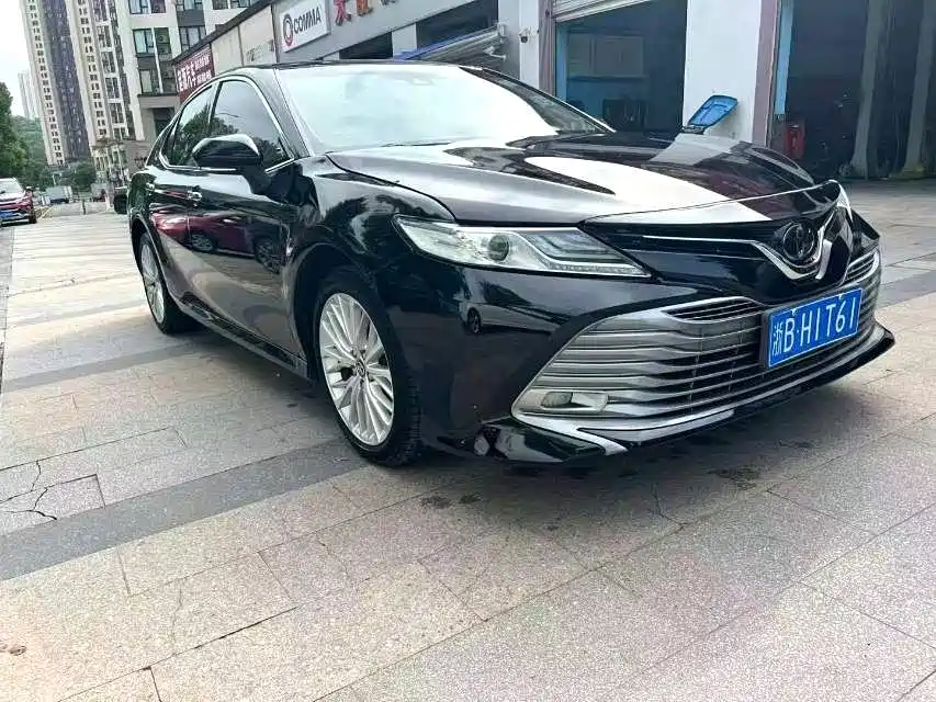 TOYOTA CAMRY