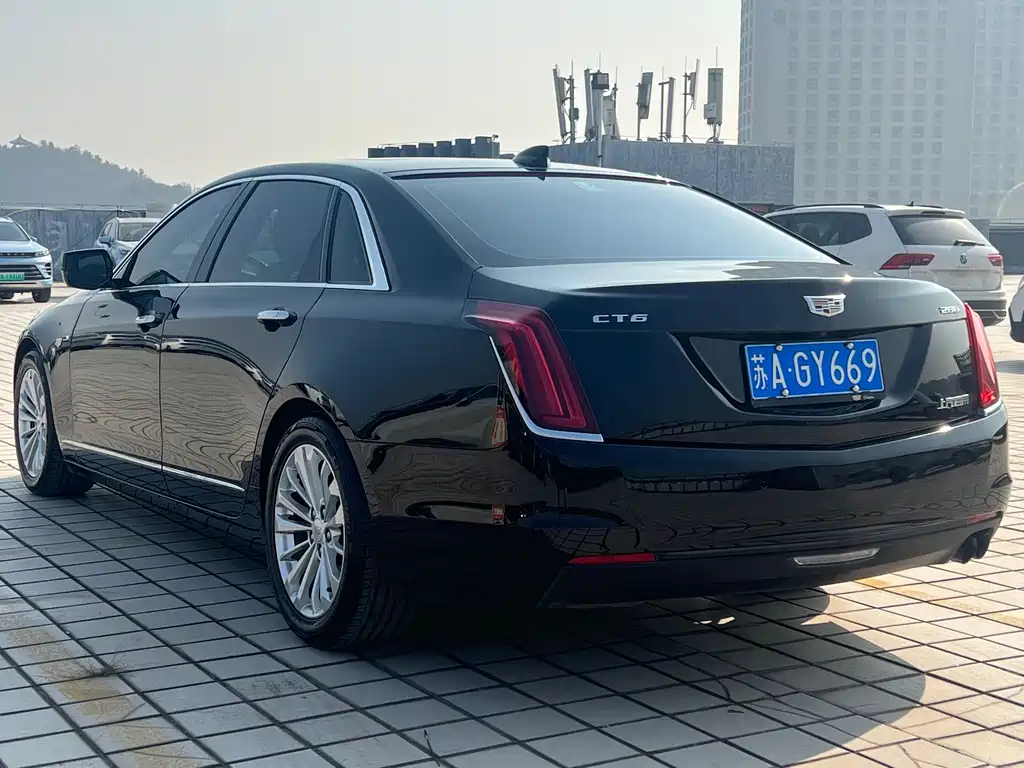 CADILLAC CT6