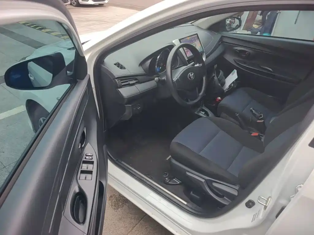 Toyota Yaris L — миниатюра 16