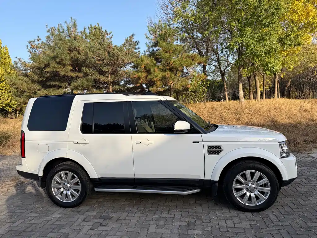 Land Rover Discovery — миниатюра 6