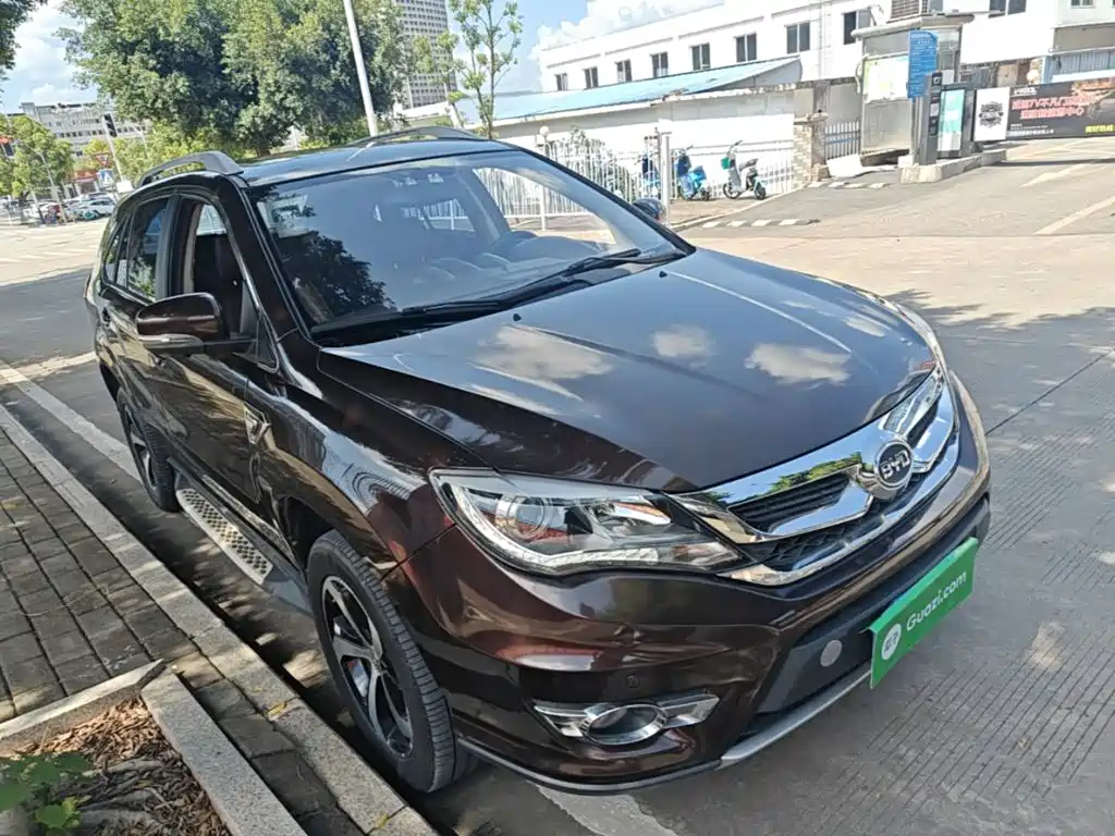 BYD S7 2015 2.0T AT Luxury
