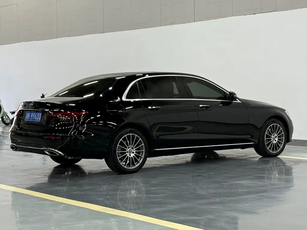 Mercedes-Benz E-Class — миниатюра 10