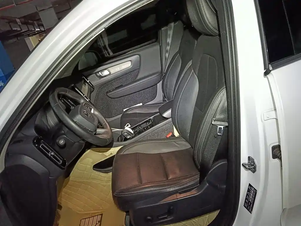Volvo XC40 — миниатюра 8