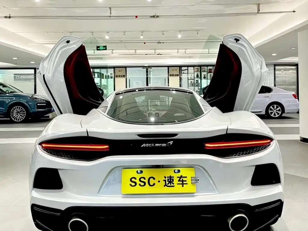 McLaren GT — миниатюра 6