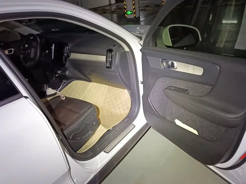 Volvo XC40 — миниатюра 20
