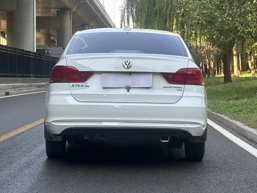 Volkswagen Santana — миниатюра 5