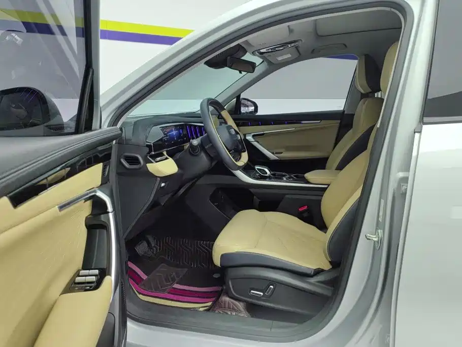 Geely Boyue L — миниатюра 9