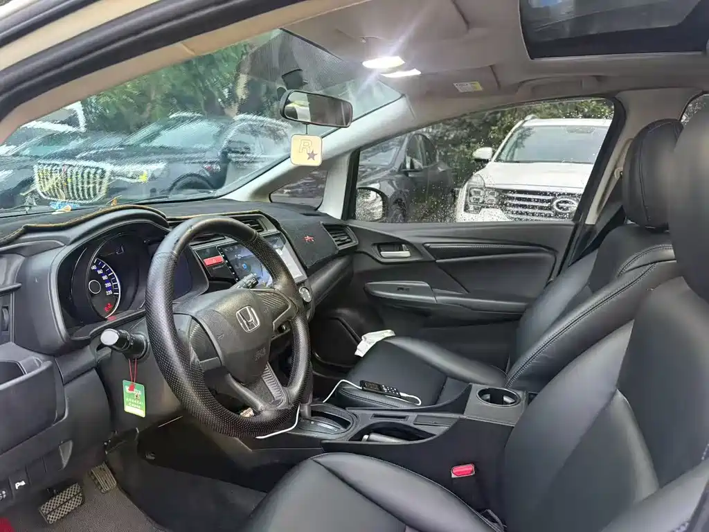 Honda Fit — миниатюра 6
