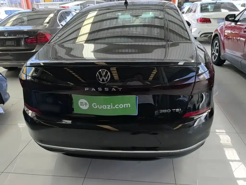 Volkswagen Passat 2025 330TSI Elite