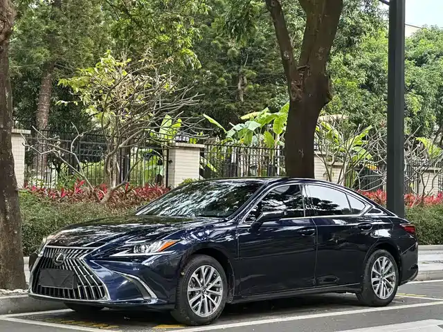 LEXUS ES 2022