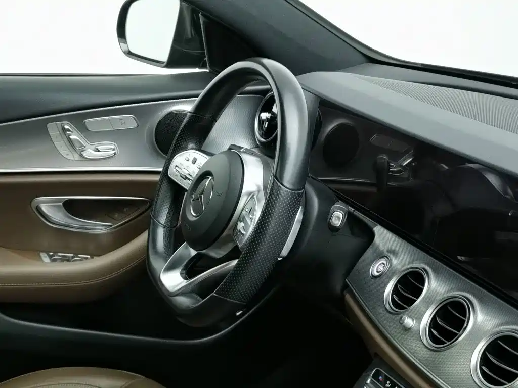 Mercedes-Benz E-Class (Import) — миниатюра 22