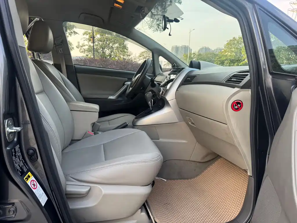 Toyota Verso — миниатюра 7