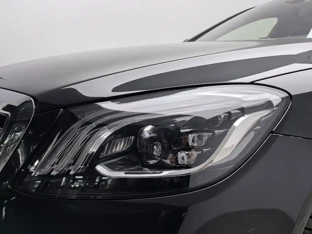 Mercedes-Benz S-Class — миниатюра 7