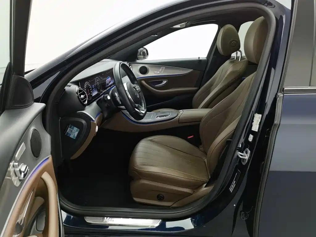 Mercedes-Benz E-Class (Import) — миниатюра 10