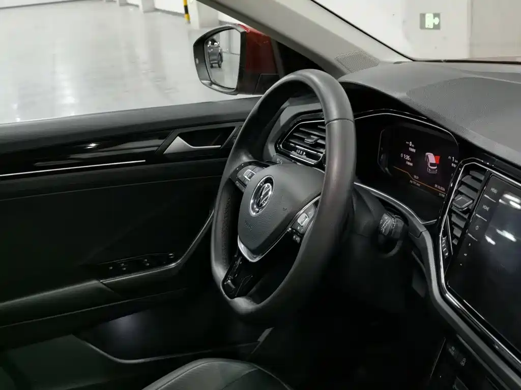 Volkswagen T-Roc — миниатюра 22