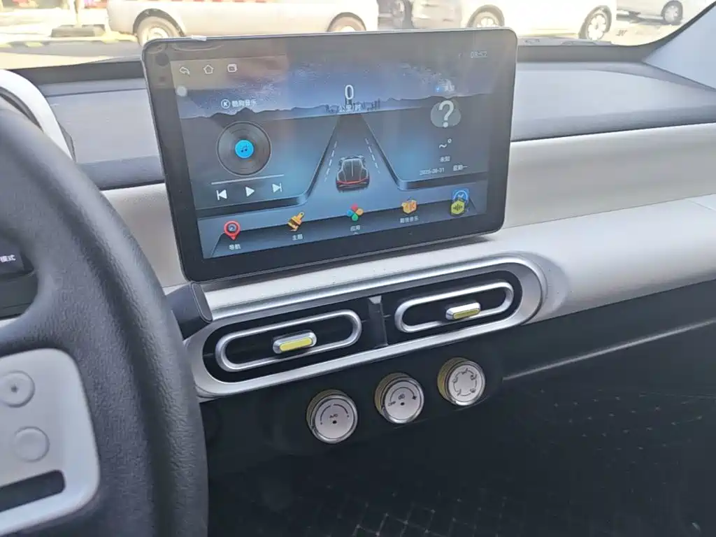 Wuling MINIEV — миниатюра 13