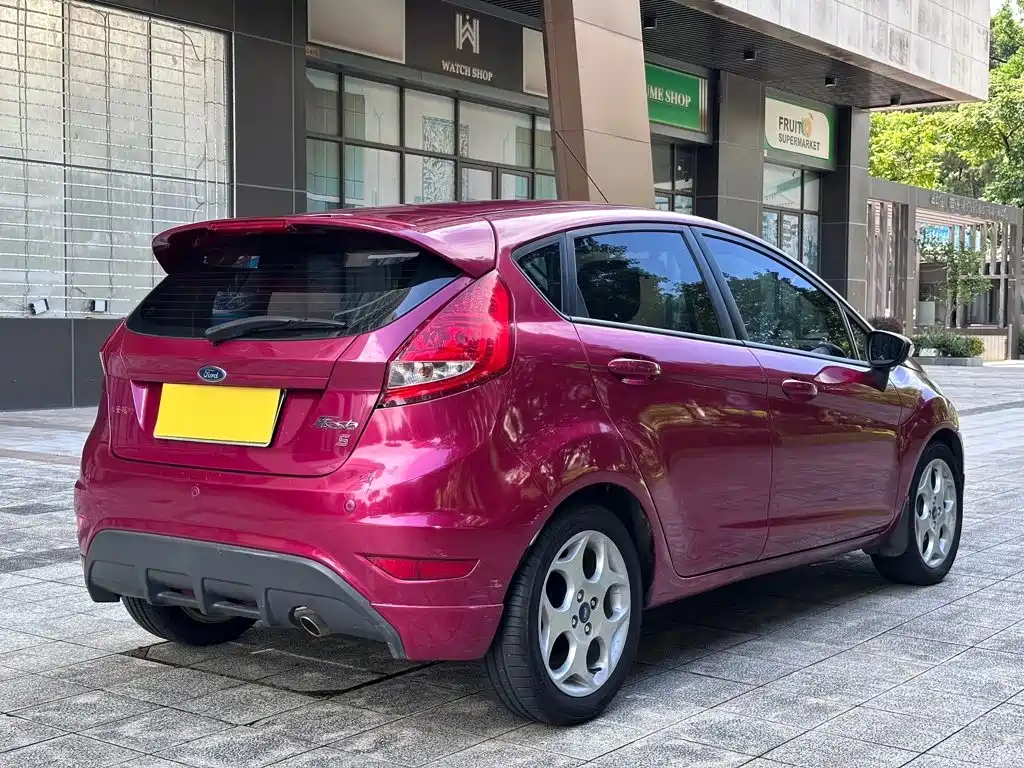 Ford Fiesta 2011 1.5L AT Fashion
