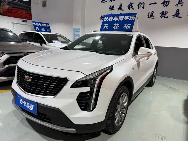 CADILLAC XT4