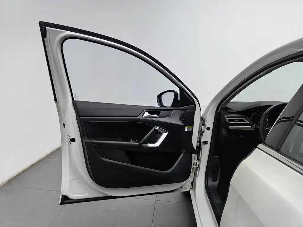 Peugeot 408 — миниатюра 8