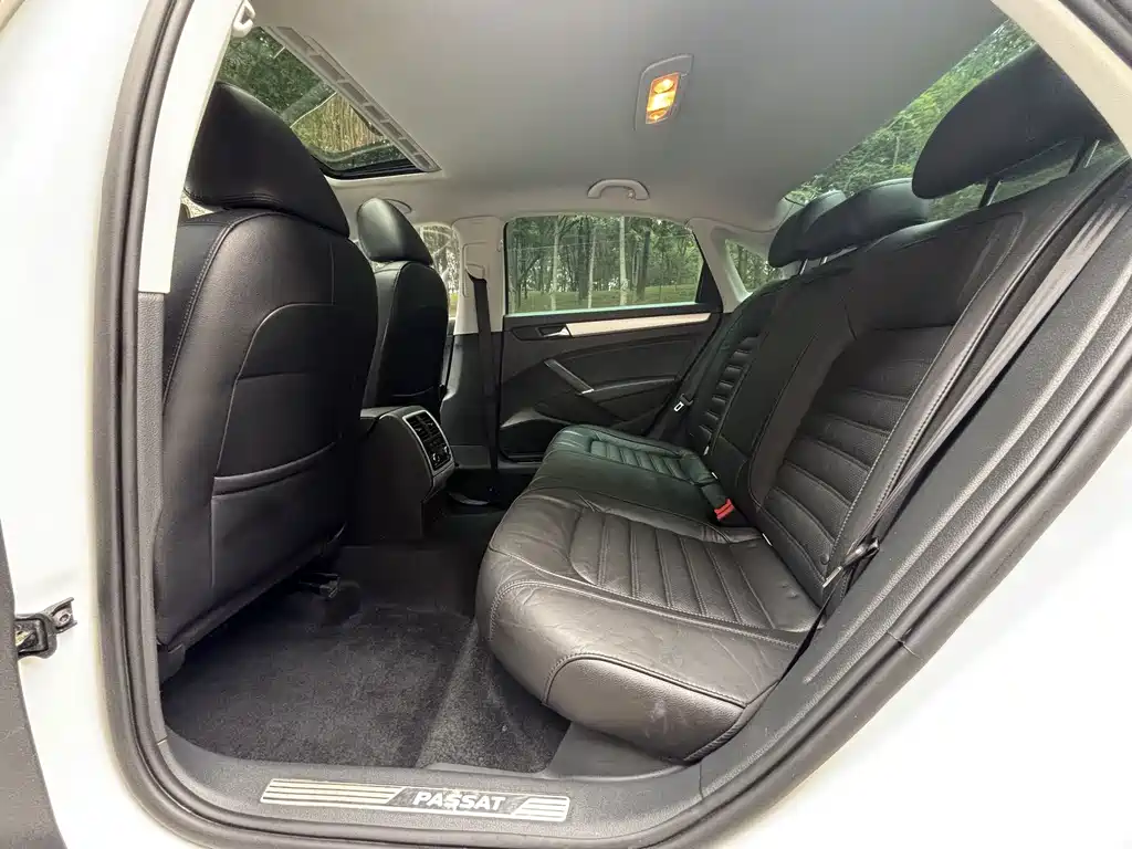 Volkswagen Passat — миниатюра 8