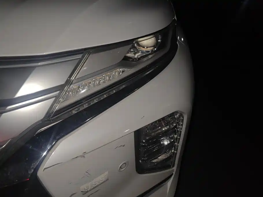 Mitsubishi Pajero Sport (Import) — миниатюра 5