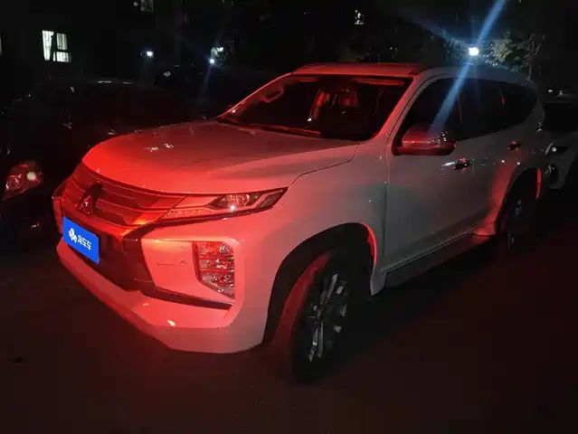 Mitsubishi Pajero Sport Import