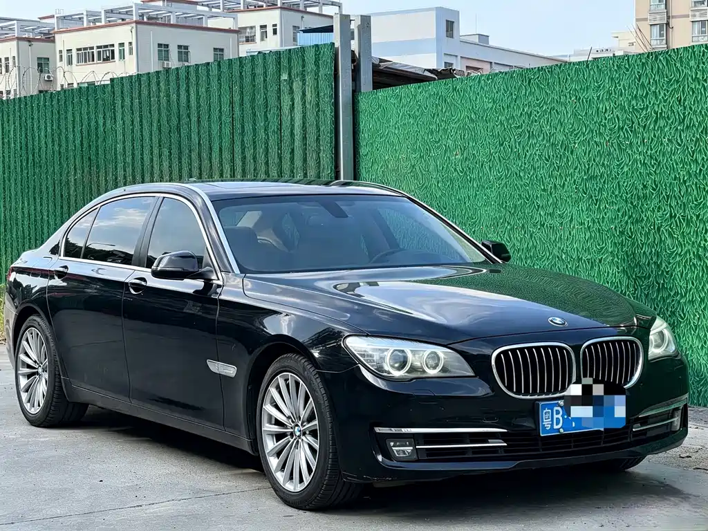 BMW 7 Series — миниатюра 3