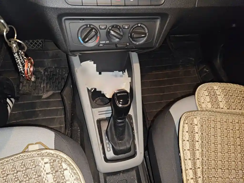 Skoda Fabia 2015 1.4L AT