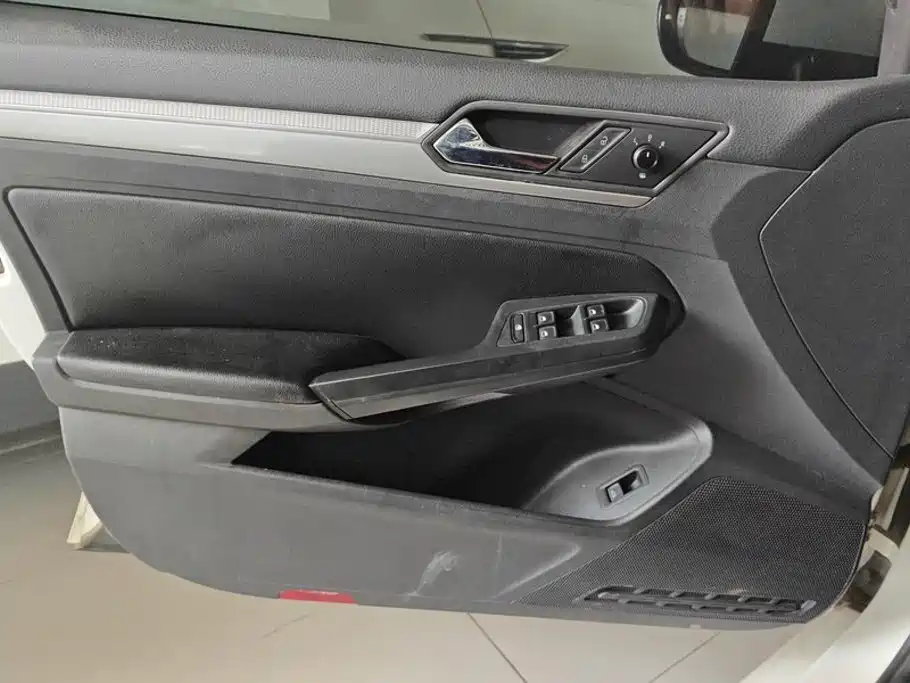 Volkswagen Lamando — миниатюра 7