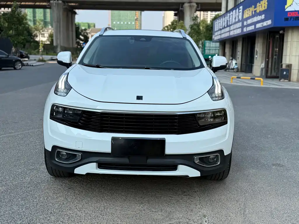 Lynk & Co 01 — миниатюра 2