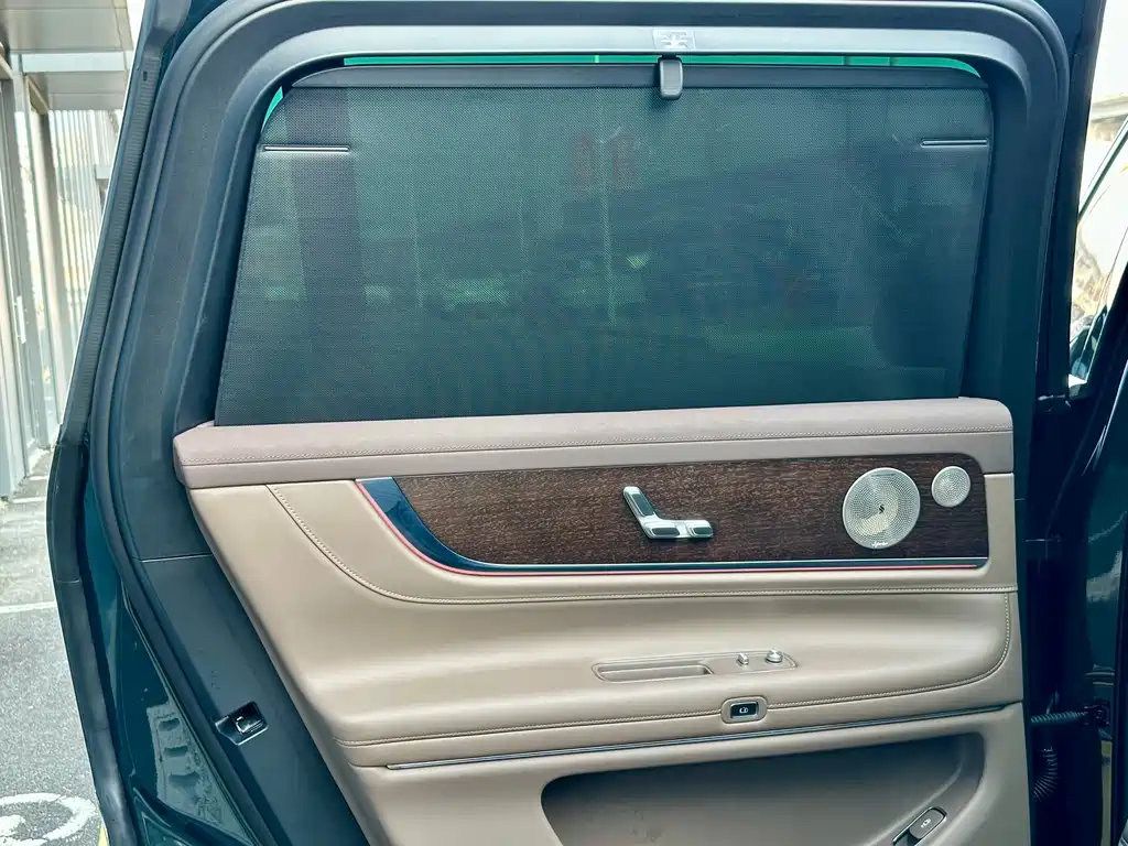 AITO ASK THE WORLD M9