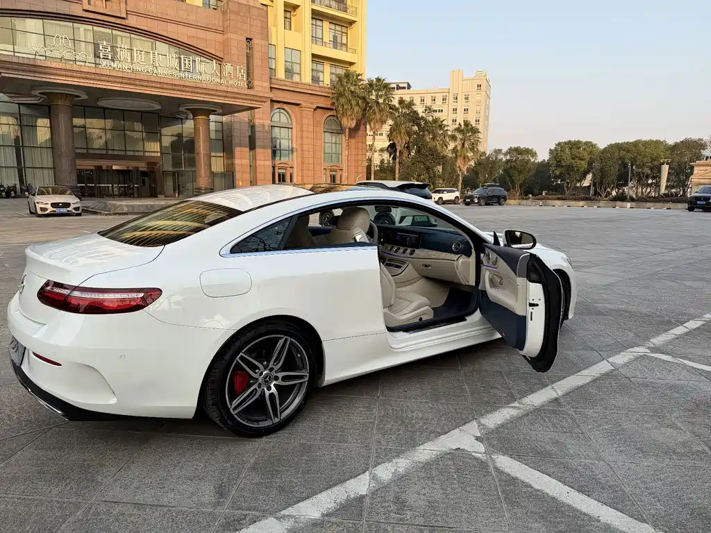 Mercedes-Benz E-Class (Import) — миниатюра 31