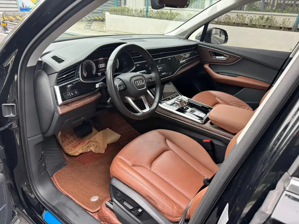 Audi Q7 — миниатюра 4
